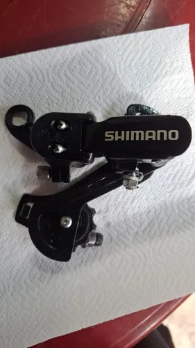 Câmbios SHIMANO e Par de freios hidráulicos VELOFORCE