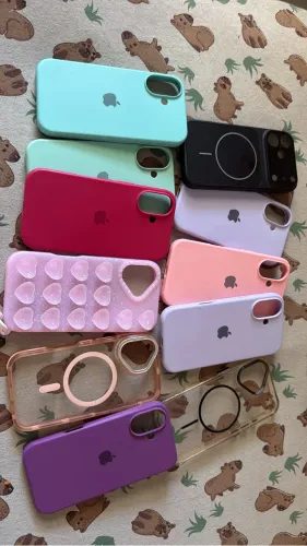 Capinha de iPhone 16, também serve para o 17. 