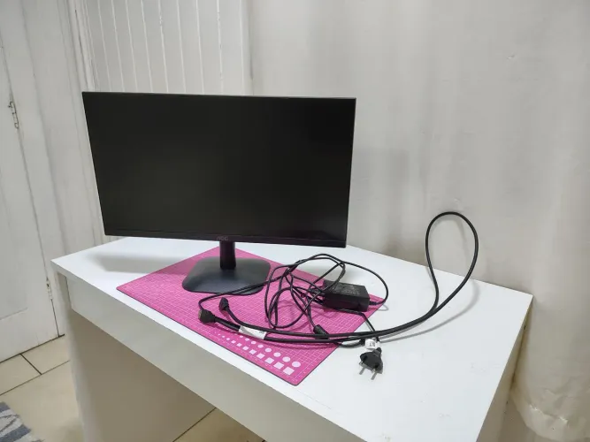 Monitor AOC 21.5" Full HD (Modelo fabricado em 2024)
