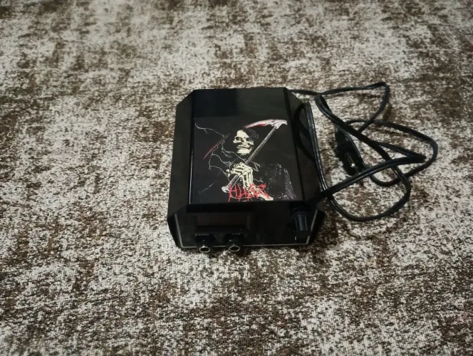 Kit Completo de Tatuagem (Máquina Eclipse Machine + Fonte Digital) - Praticamente Novo!