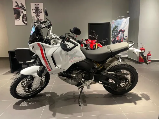 DUCATI DESERTX 2025
