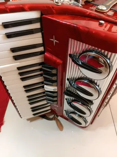 Acordeon Scandalli 80 Baixos Vermelho