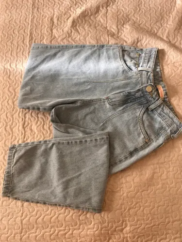 Calça jeans nunca usada 