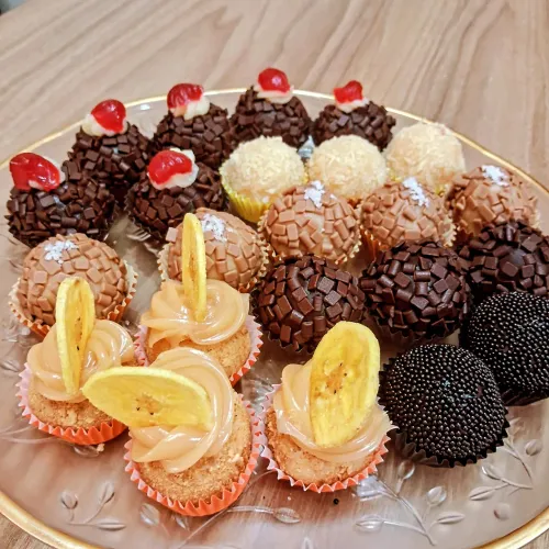 Cento de brigadeiros e avulso