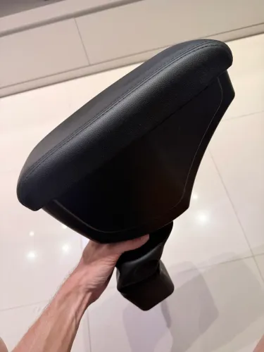 Braço de apoio com porta objetos para Nissan Kicks 2025