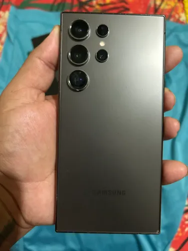 Vendo s24 ultra 257 gigas. Vai caixa e carregador original.