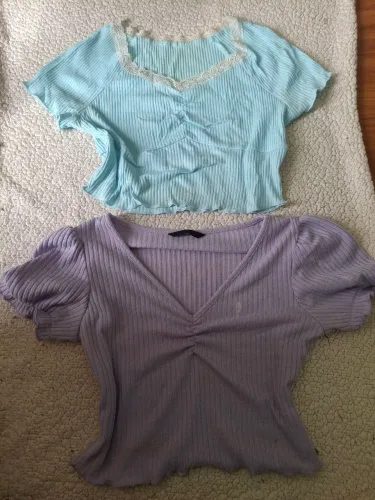 kit 2 blusas shein azul e lilás