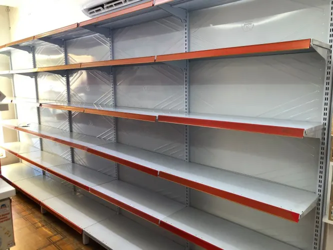 5 Prateleiras e Gôndolas para Comércio em Geral 