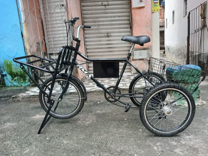 Triciclo de carga dianteiro e traseiro seminovo