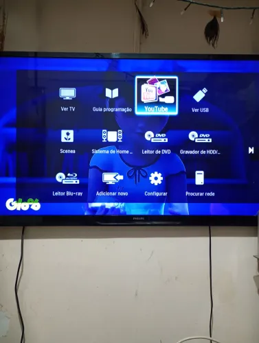 TV Philips Full HD 47 polegadas, com controle remoto original excelente imagem, sem base