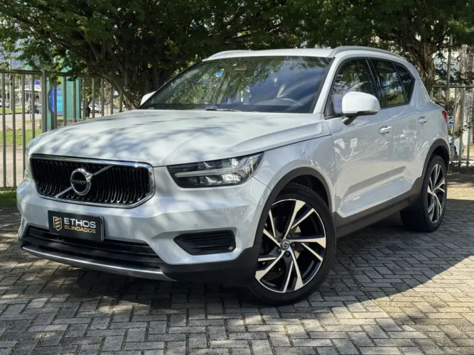 Volvo XC40 T-5 Momentum 2.0 252cv AWD 2020