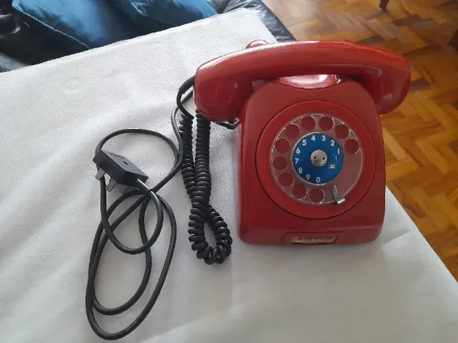 Telefone Analógico de Disco Ericsson, Vermelho, em bom estado, ler a descrição