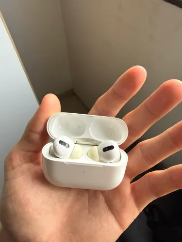 Apple AirPods Pro com estojo de recarga Branco
