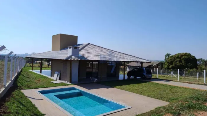 Rancho com 3 Quartos no Jardim Ibituruna Piratininga Piscina e Churrasqueira