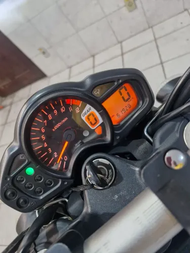 Suzuki gladius 650 foguete top 