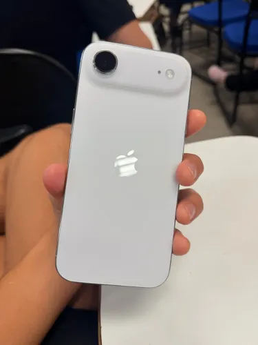 iPhone Air 512gb branco, semi novo(bem conservado)