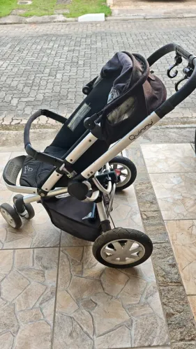 Carrinho bebê Quinny Buzz + Moisés + Bebê Conforto