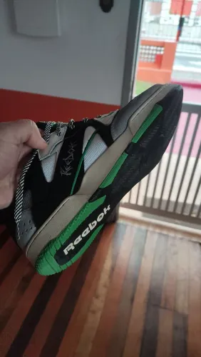 Tênis Reebok BB 4000 II (tamanho 44)