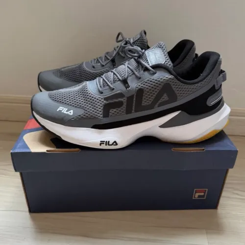 tênis fila recovery masculino, tamanho 43, nas cores grafite, preto e amarelo