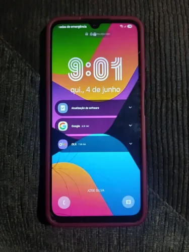 Samsung Galaxy A05s 128GB 6GB RAM detalhe aparelho possui trinca na tela mas não em nada