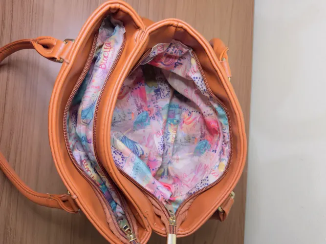 Bolsa média cor caramelo