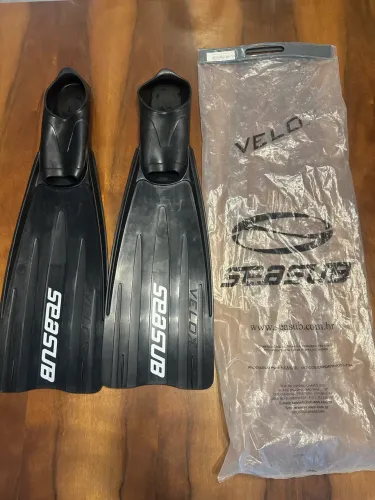 Nadadeira Velox Seasub em perfeito estado 