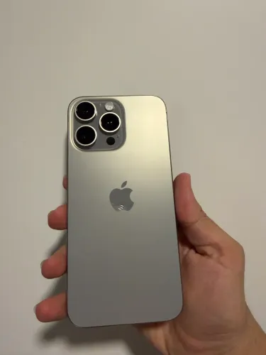 IPHONE 15 PRO MAX MUITO CONSERVADO