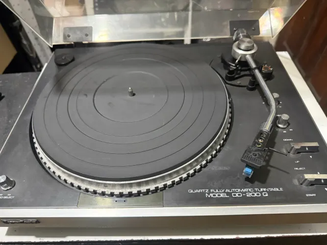 Toca disco gradiente modelo DD-200Q perfeito 