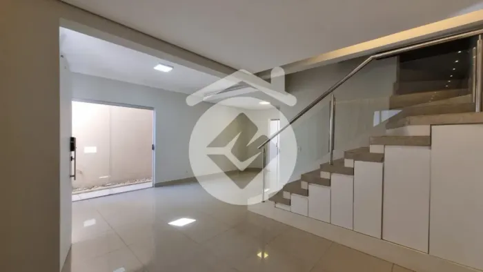Sobrado em Condomínio para Locação com 3 Quartos, sendo 1 Suíte - 110m² - Jardim Sul - Ube