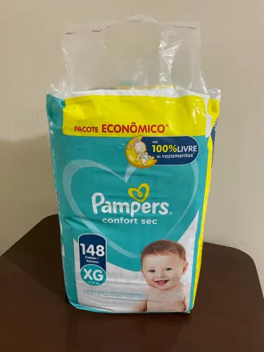 Vendo um Pacote de Fraldas Pampers Confort Sec (Nova e lacrada) 148 Unidades ( XG ).
