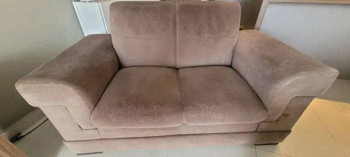 Poltrona 2 Lugares 1,60m x 0,80m - Excelente Estado e Muito Confortável