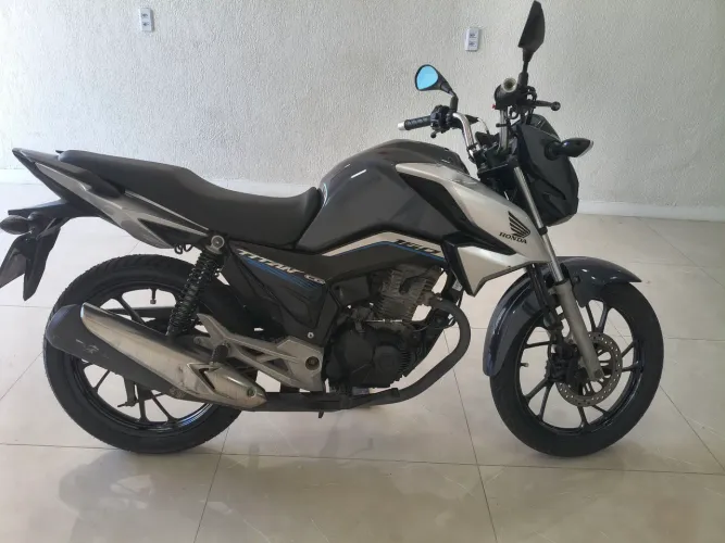 Titan 160 2023 nova único dono