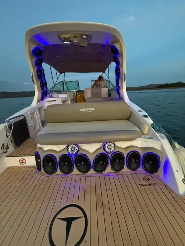 Lancha triton 295 com dec estendido *