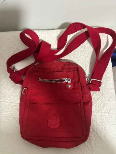 Bolsa vermelha pequena da marca Chenson