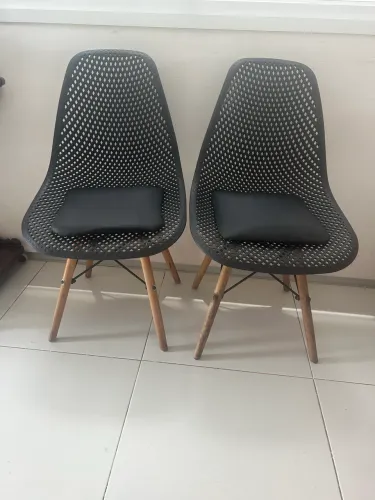 2 cadeiras Eames Eloisa