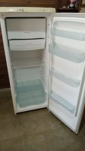 Geladeira Electrolux Completa