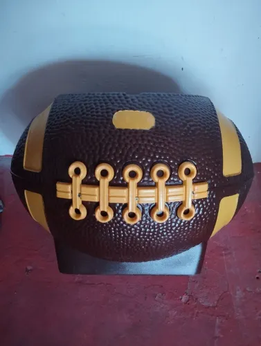 Vendo baú para colocar roupa suja .