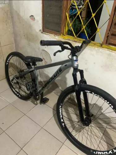 Bike boa pra manobras