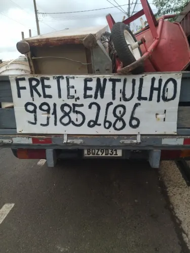 Frete e entulhos 