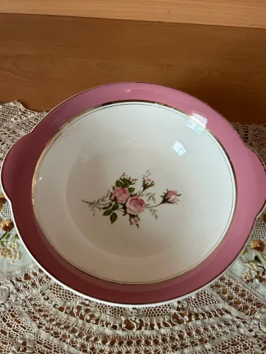 Tigela funda com bordas rosa e policromia floral, Nadir Figueiredo 