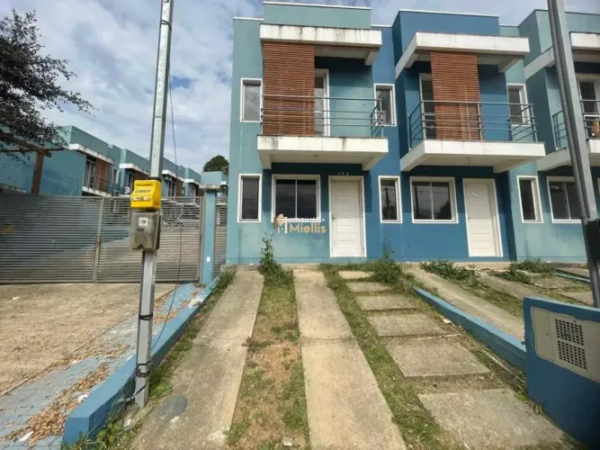 Sobrado à venda em Viamão, Tarumã - Sala de estar, cozinha e lavabo REF: