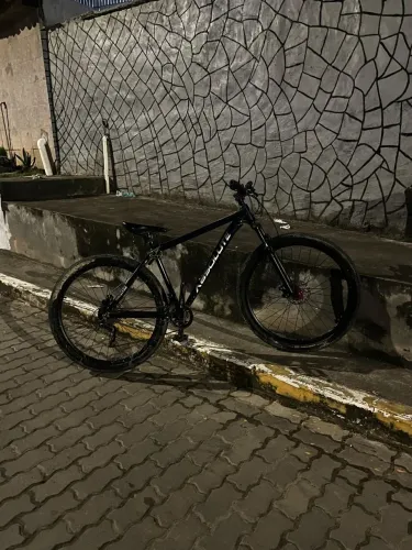 Quadro Absolute Nero 5 para venda ou rolo