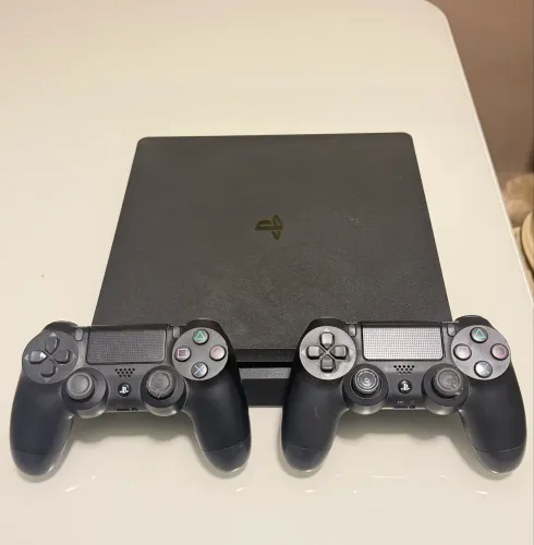 PlayStation 4 slim 1 Tb
