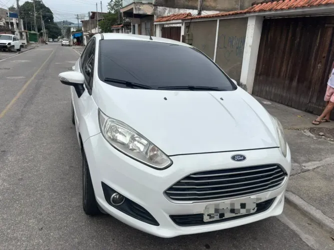 Ford Fiesta 1.6 16V Flex Aut. 5P 2014