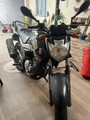 Moto Fazer 250
