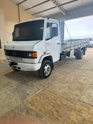 Caminhão 710 plus