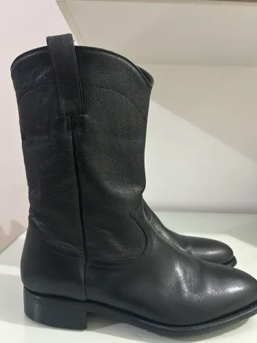 Bota masculina em couro
