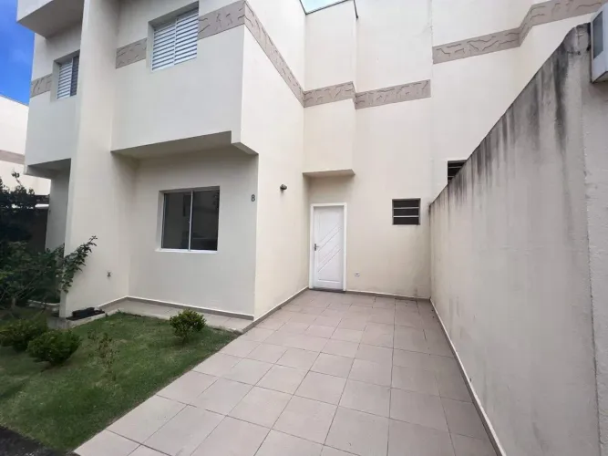 Sobrado com 2 dormitórios para alugar, 68 m² por R$ 2.660,72/mês - Itapema - Guararema/SP