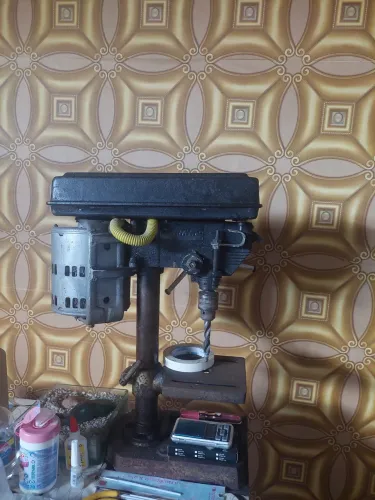 Furadeira de bancada