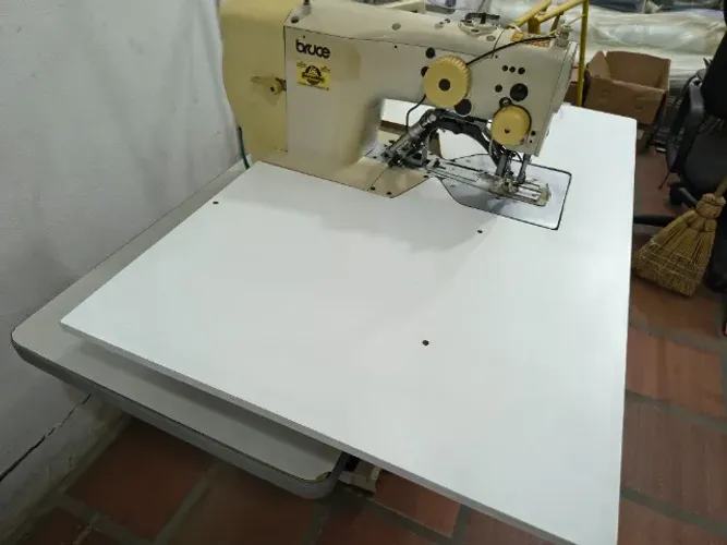 MAQUINA DE TRAVETE ELETRONICA DIRECT DRIVE BRUCE JK T1906. CAMPO DE COSTURA AMPLIADO